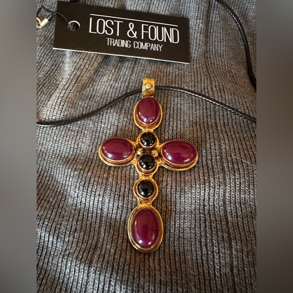 BNWT Boutique cross necklace, earrings & adjustable ring set - Picture 2 of 8